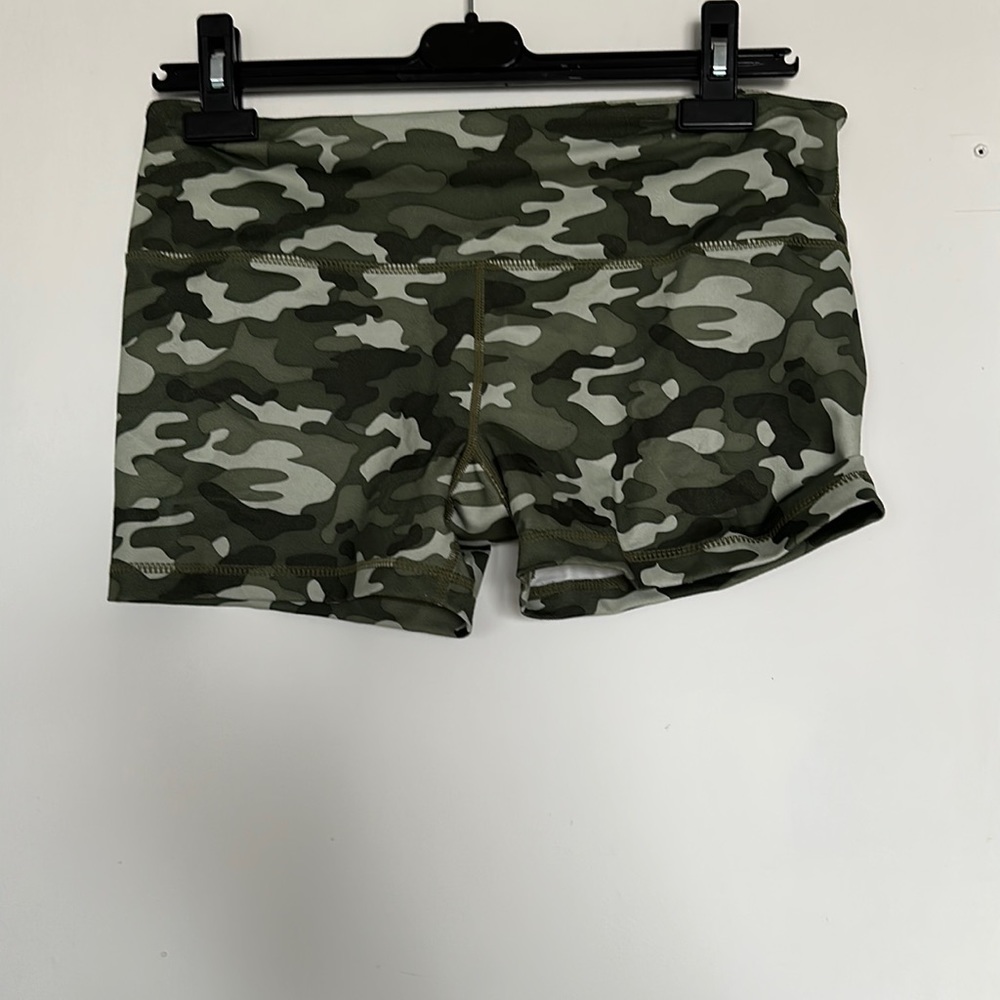 Cami workout shorts w/pocket